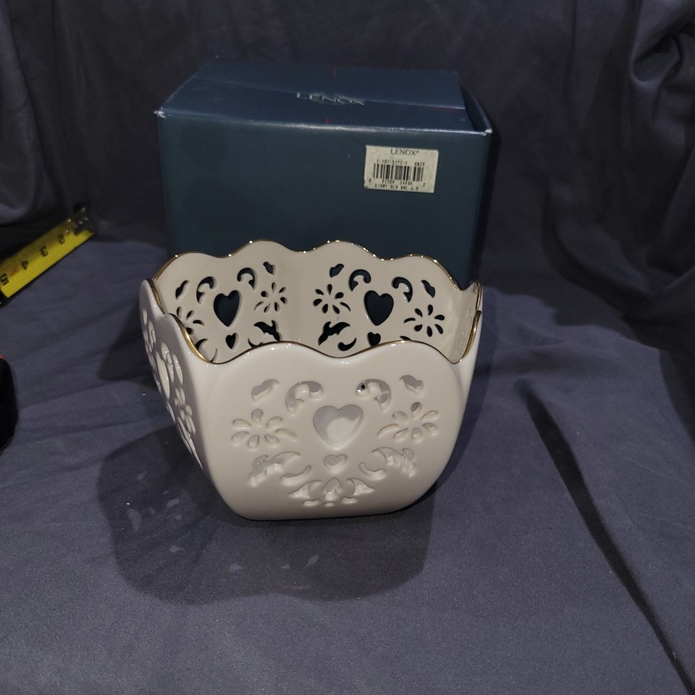 Vintage LENOX 6'' Pierced Round Bowl Eternal Hearts Collection Original Box